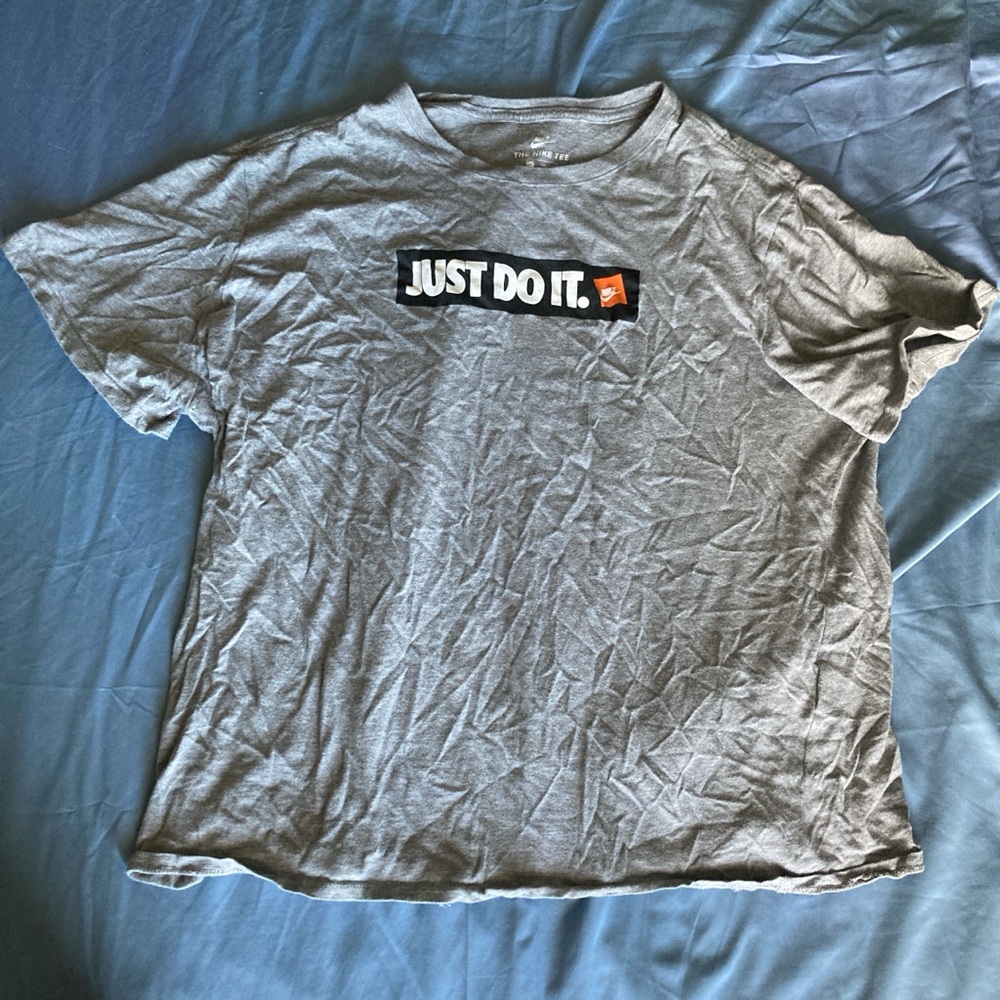 Nike Gray 'Just Do It' Tee